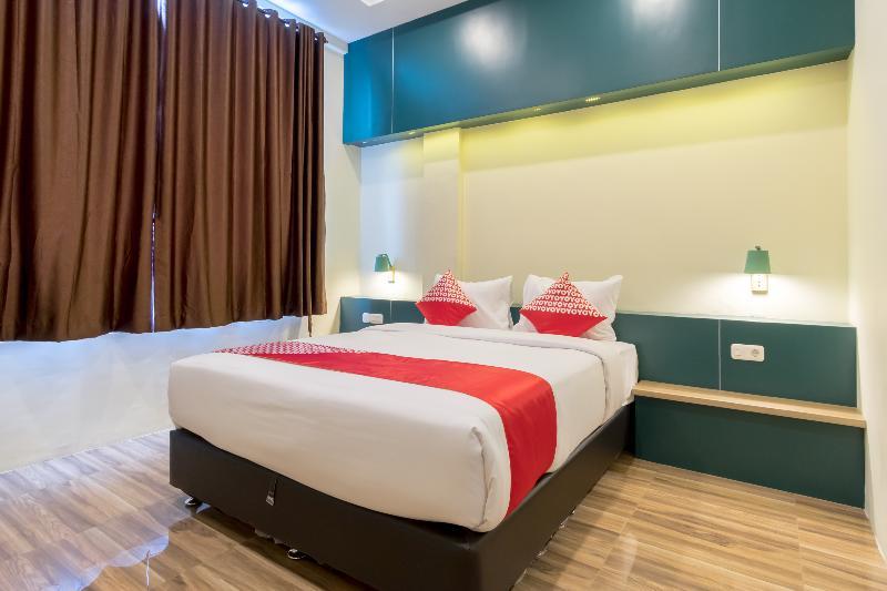 Oyo 727 Merlion Hotel Medan Exterior foto