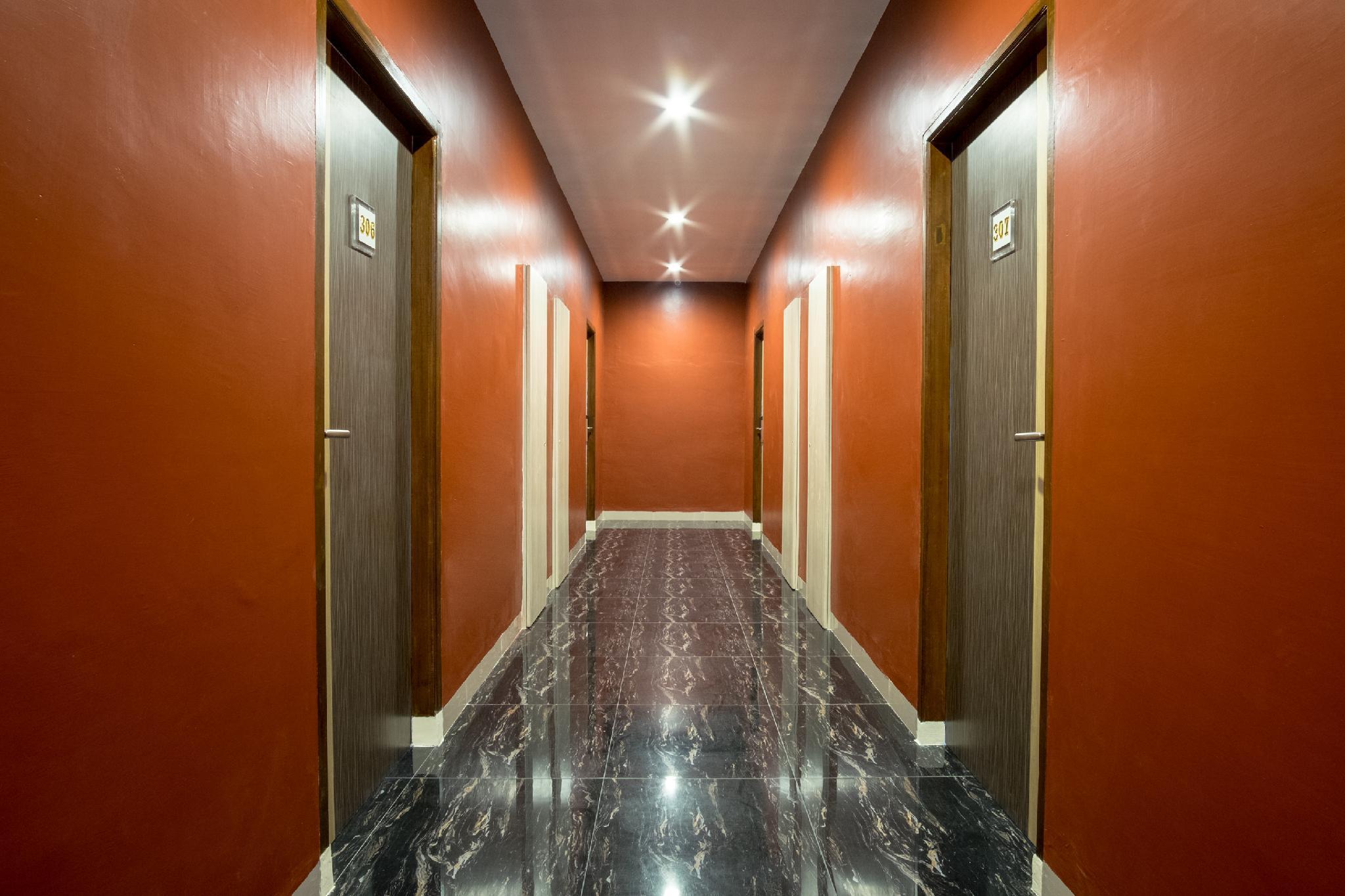 Oyo 727 Merlion Hotel Medan Exterior foto